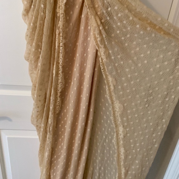 Mandaly Gown - Picture 7 of 8